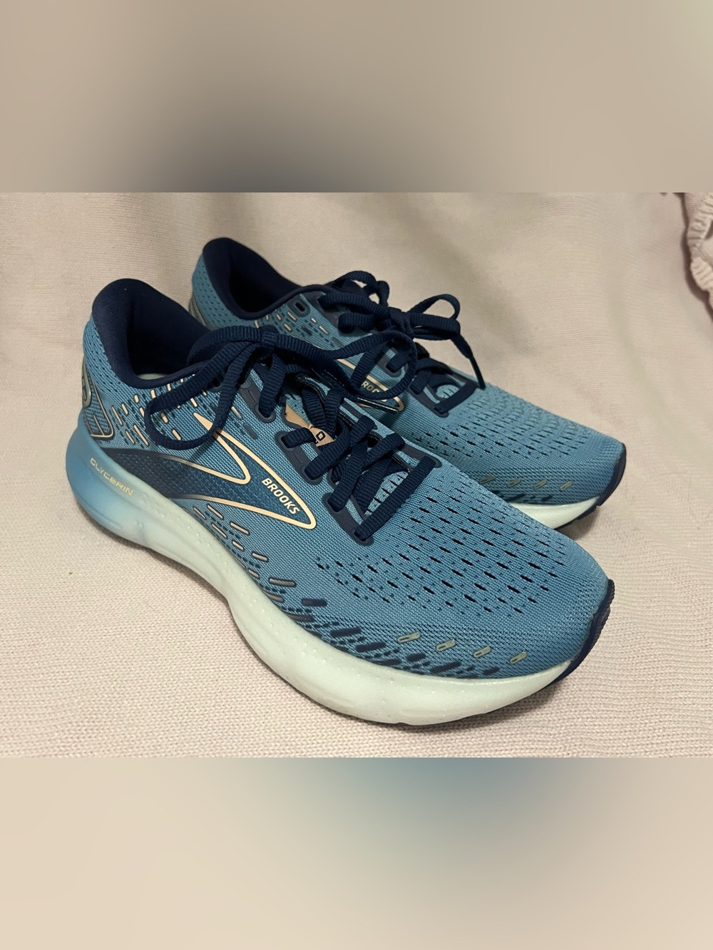 Brooks Men's Teal and Navy Running Shoes